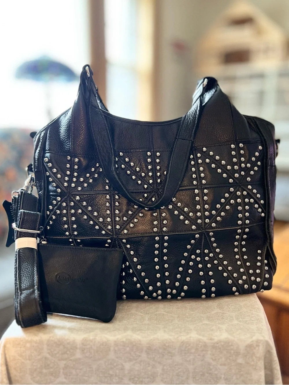 NWT Amerileather Spirit Silver Studded Shoulder/Crossbody Bag in Black Leather - Picture 1 of 12